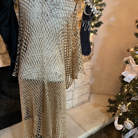 Ellie and Kate poncho can use as a cover up this summer one size - runs big. - Picture 4 of 13